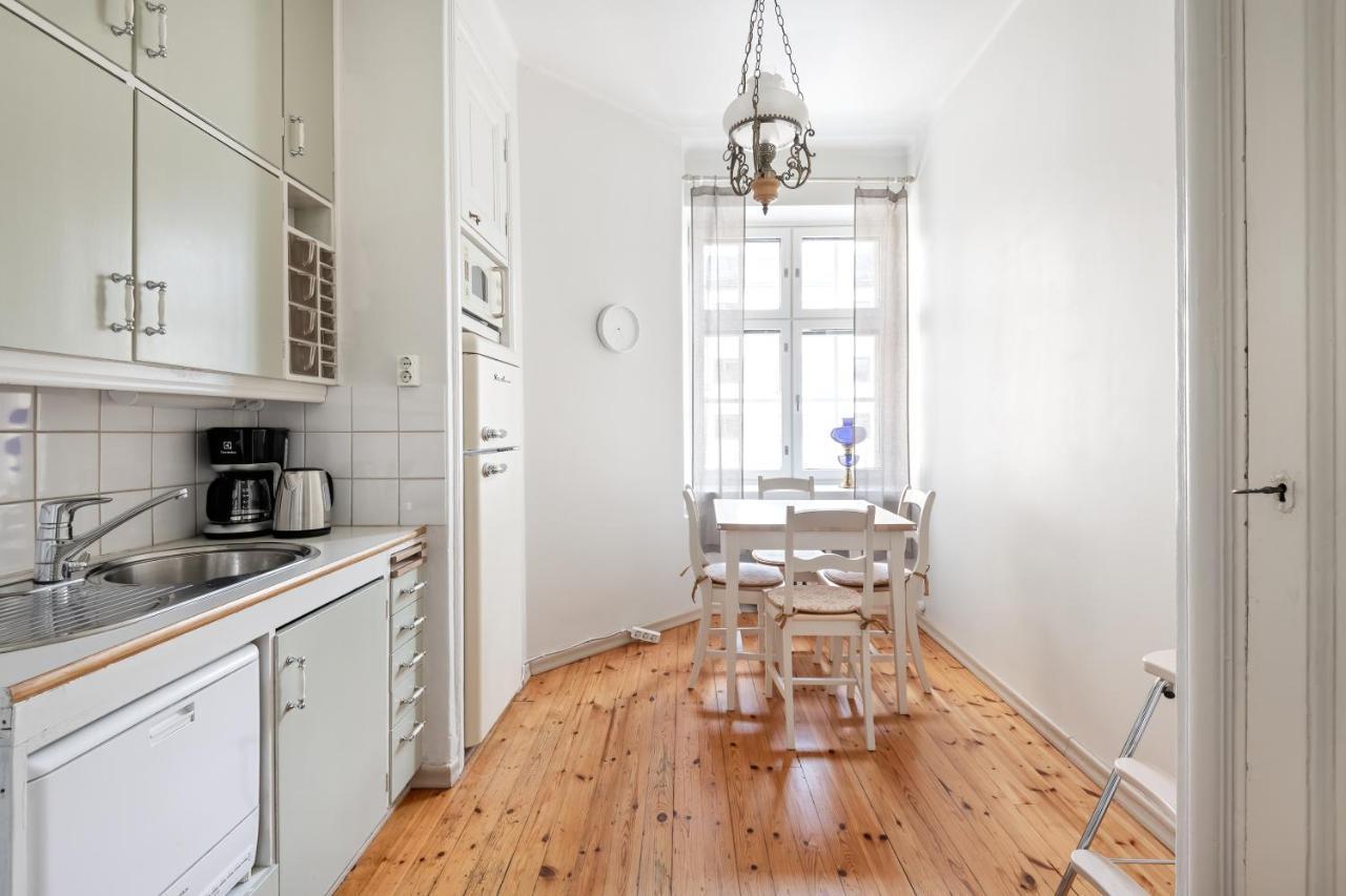 Wehost Spacious Studio For 5 With A Kitchen 헬싱키 외부 사진